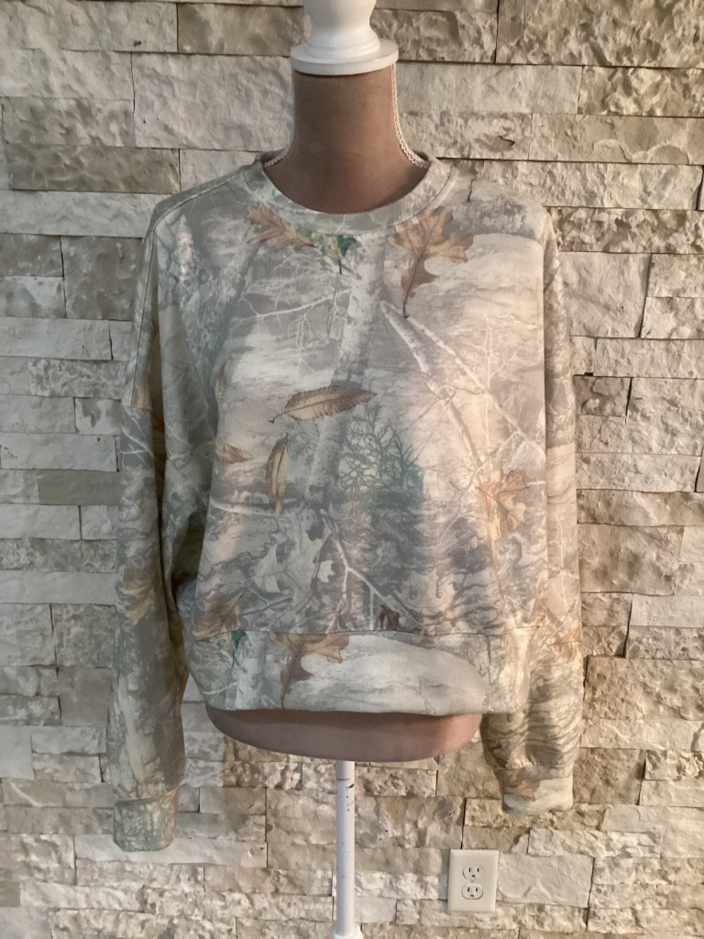 Bourbon and Belles Woodland Leaf Camo Lounge Set Matching Sweatsuit Size L - Picture 3 of 10